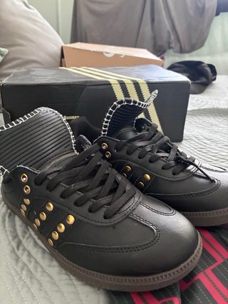 Zapatillas Mujer Negras y Doradas