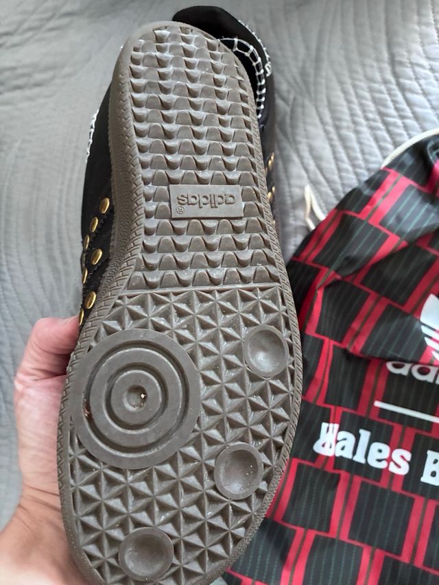 Zapatillas Mujer Negras y Doradas