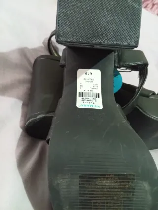 Sandalia tacón plataforma negra