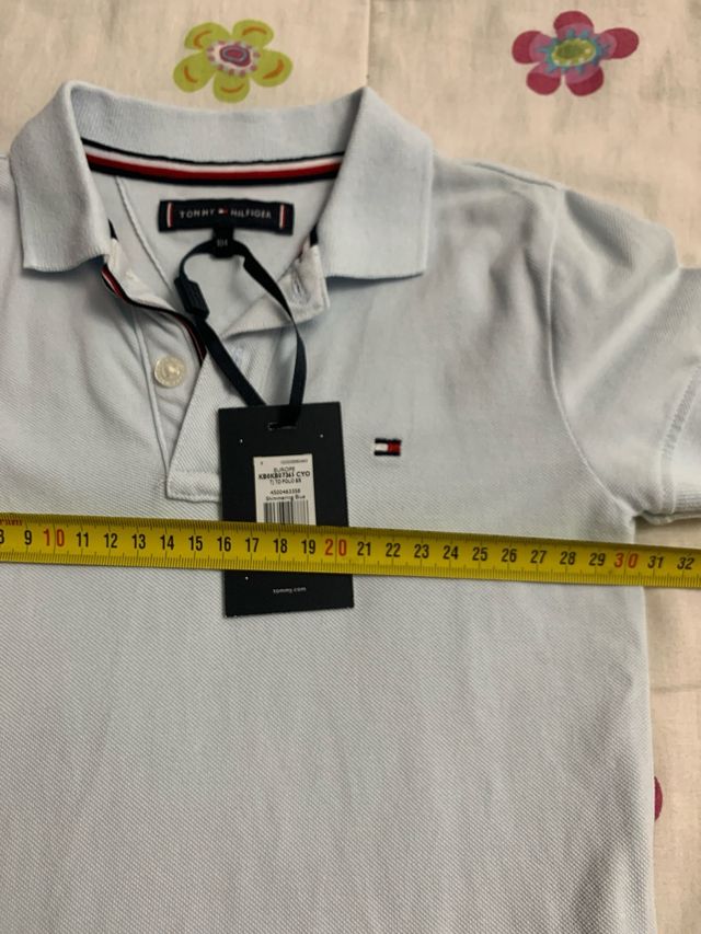 Polo niño Tommy Hilfiger con etiqueta