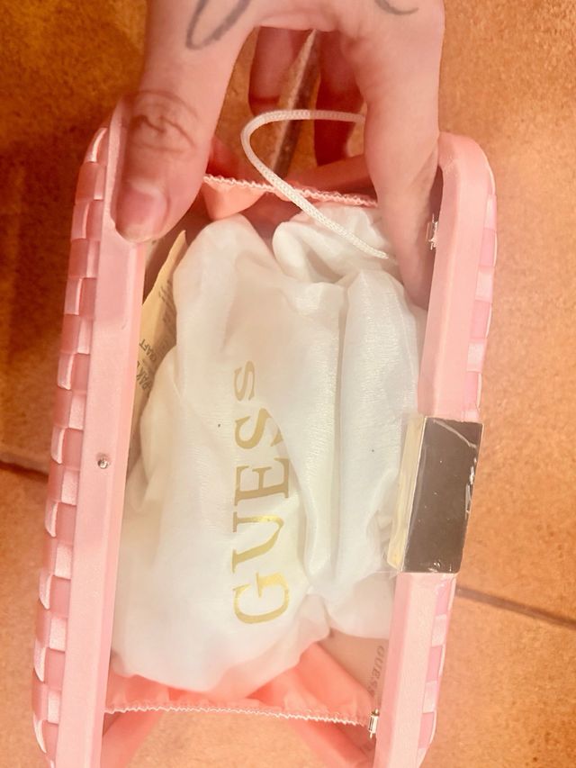 Bolso Guess Rosa y Dorado