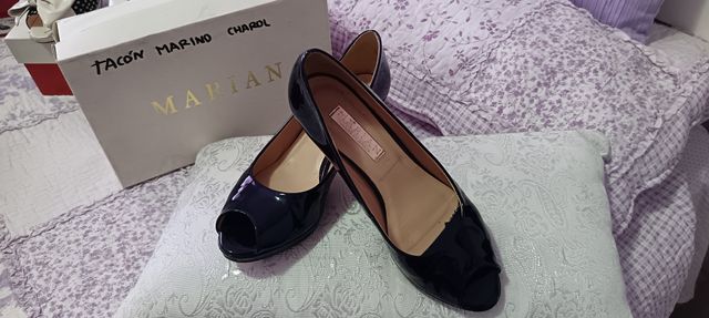 Zapatos de tacón Marian azul marino peep toe