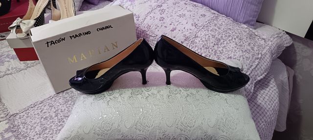 Zapatos de tacón Marian azul marino peep toe