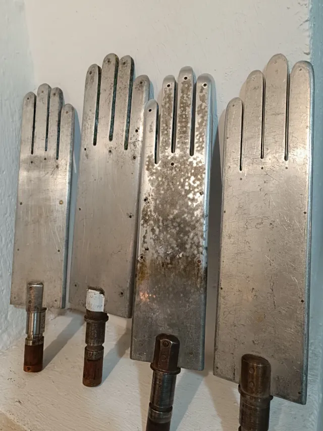 Moldes planchas guantes piel