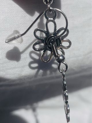 Pendientes varios con enganche de acero o plata.