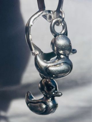 Pendientes varios con enganche de acero o plata.