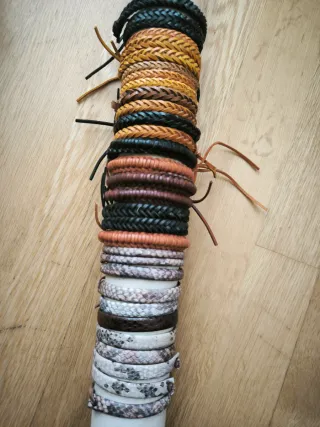 Pulseras de cuero trenzado