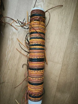 Pulseras de cuero trenzado