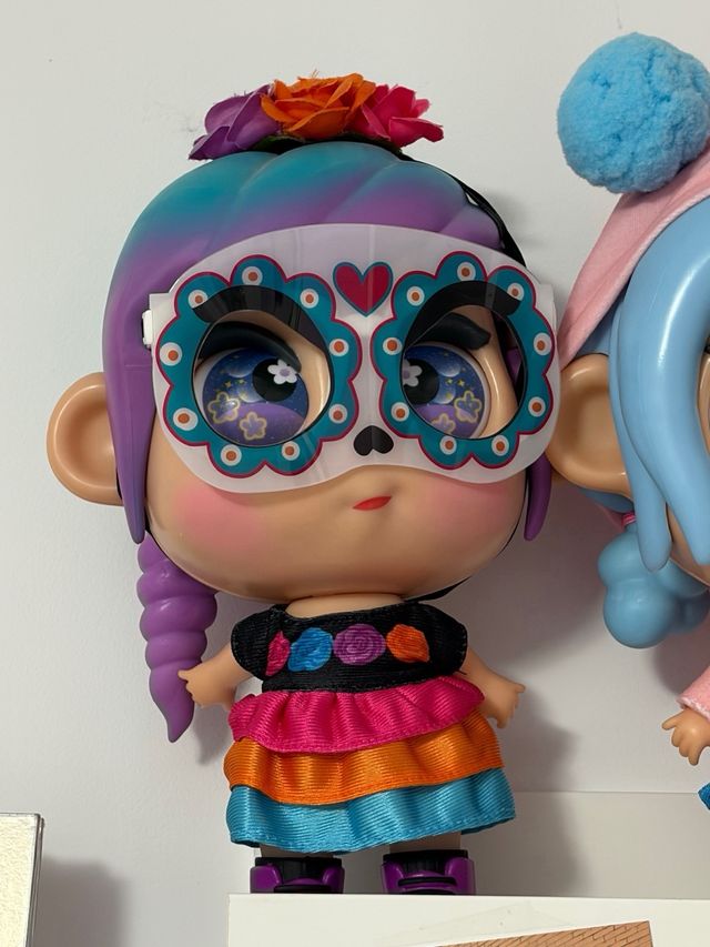 Muñeca Trottie con gorra y ropa