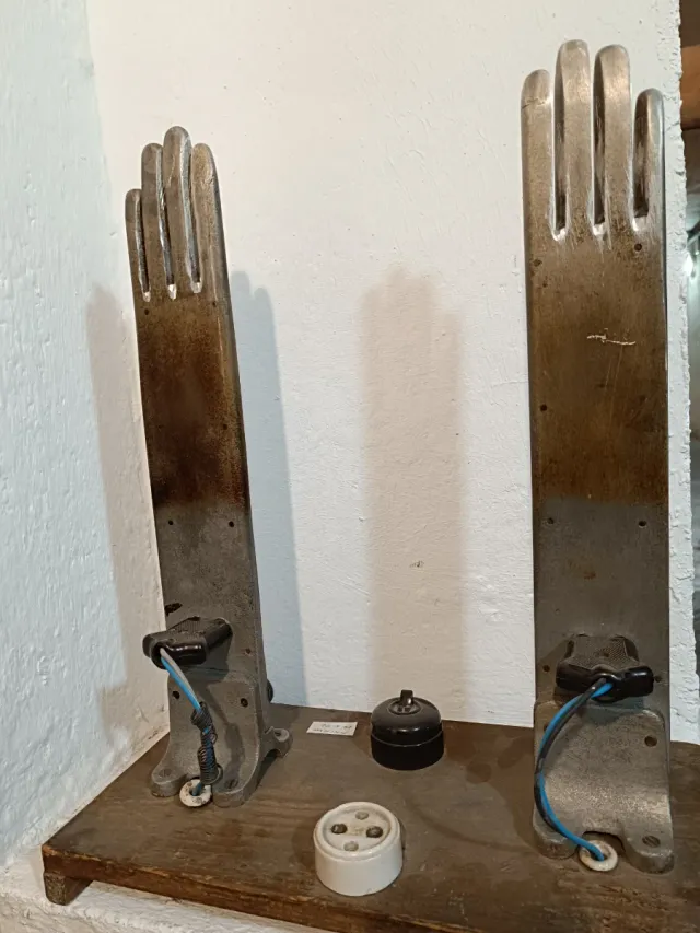 Plancha para guantes vintage