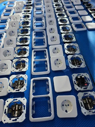 Simón 31 Blanco Mecanismos completos.