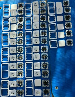 Simón 31 Blanco Mecanismos completos.