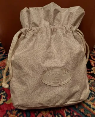 Pochette Borbonese per Kerastase