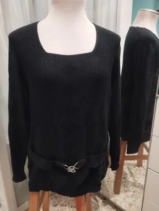 Jersey de punto negro con cinturón