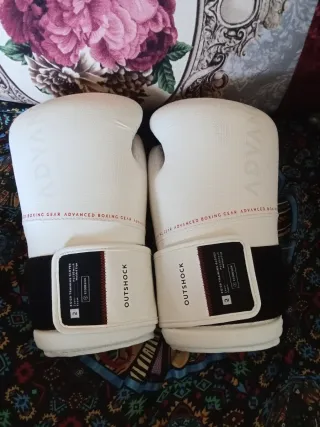 Guantes de boxeo Outshock blancos talla 2