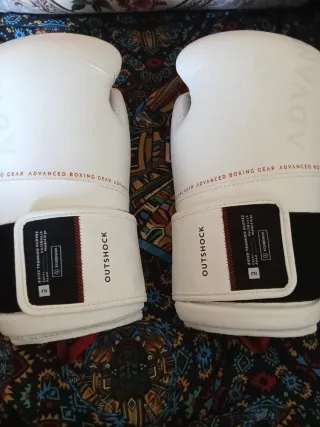 Guantes de boxeo Outshock blancos talla 2