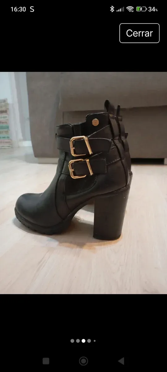 Botines XTI negros con hebillas