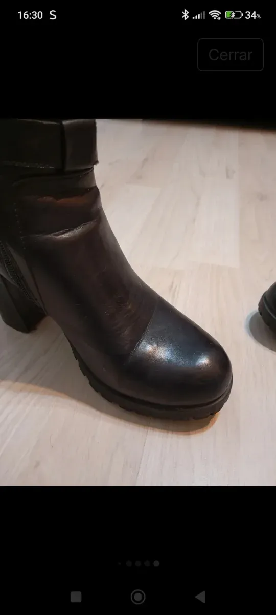 Botines XTI negros con hebillas