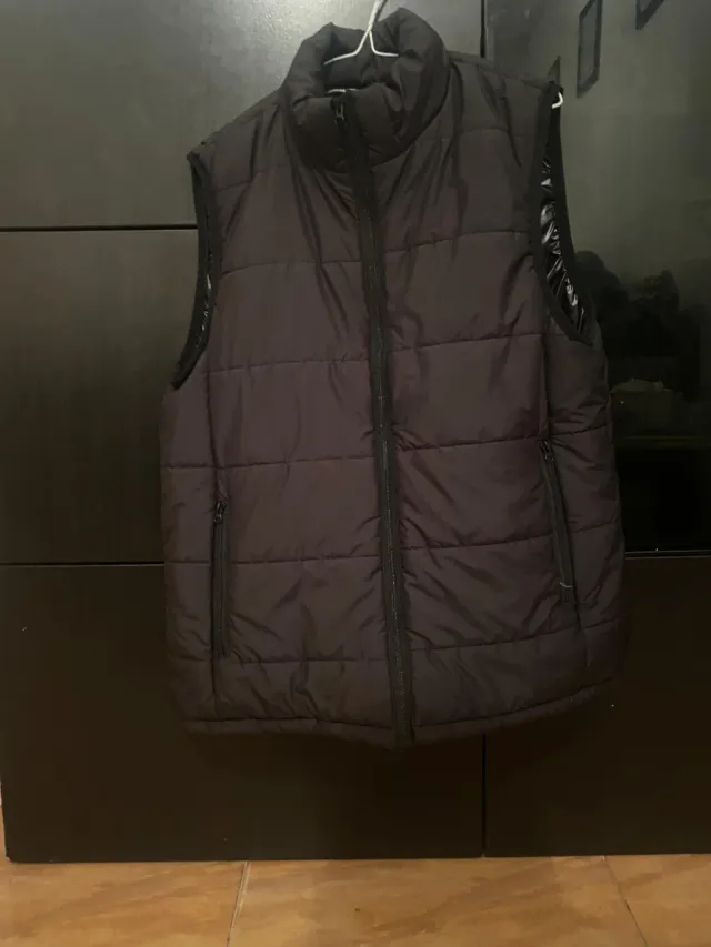 Colete preto acolchoado