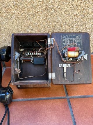 Antiguo Teléfono Standard Eléctrica, año 1920.