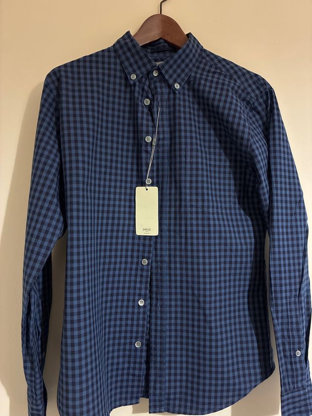 Camisa de cuadros azul y negra Mango