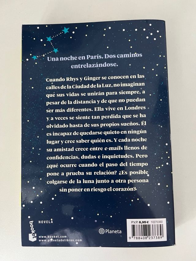 Nosotros en la luna: El libro más vendido del a...