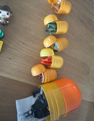 Sorpresine Kinder Bimbo: Personaggi e Capsule