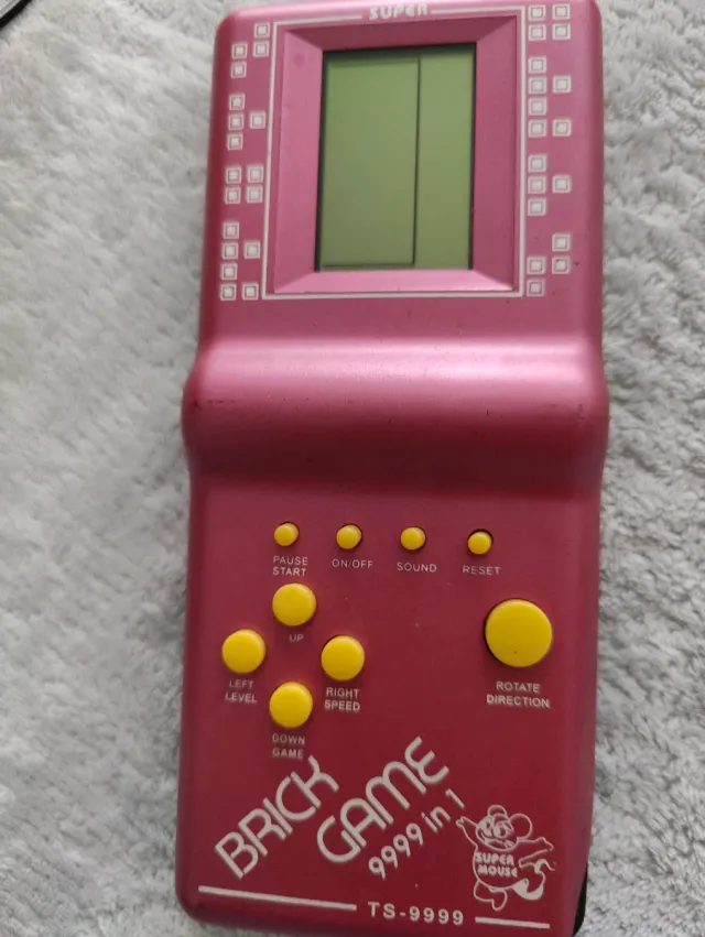 Consola Brick Game 9999 en 1 Rosa