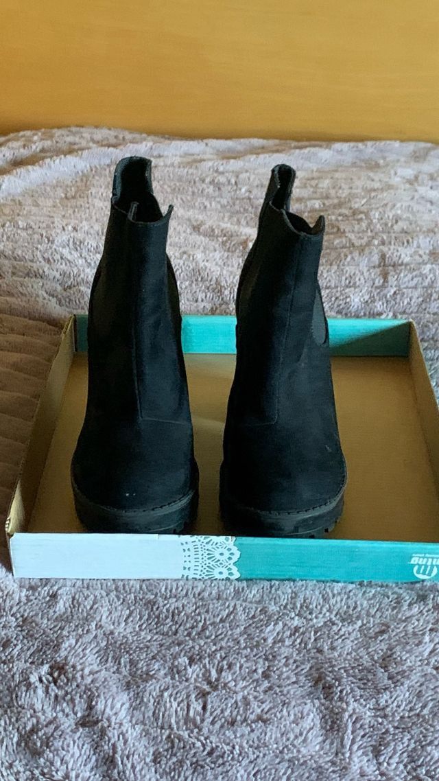 Botines negros de tacón y plataforma