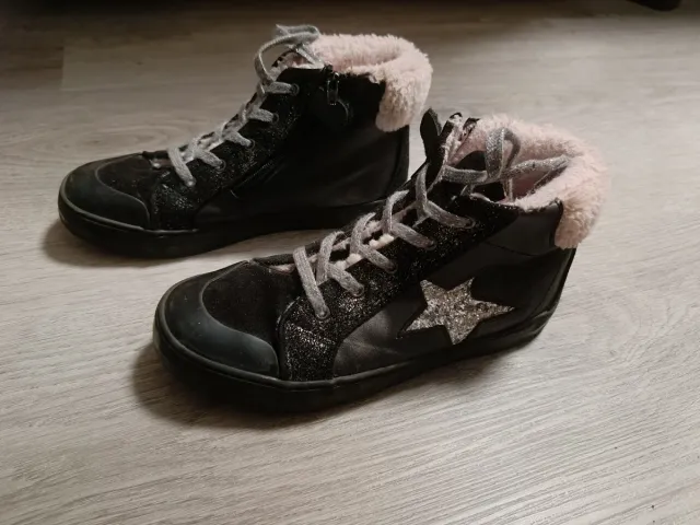 Botas niña Pablosky negras con estrella