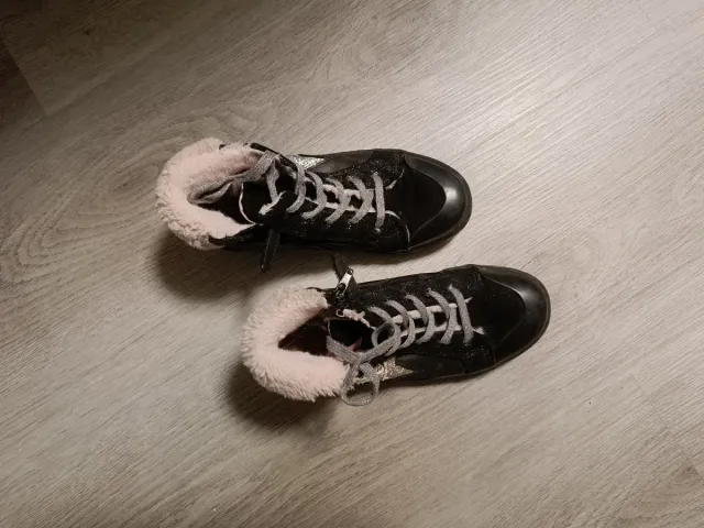 Botas niña Pablosky negras con estrella