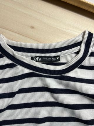 Camiseta Zara Rayas Blanca y Negra Talla XS