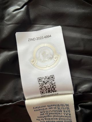 Plumas Moncler Negro Impermeable