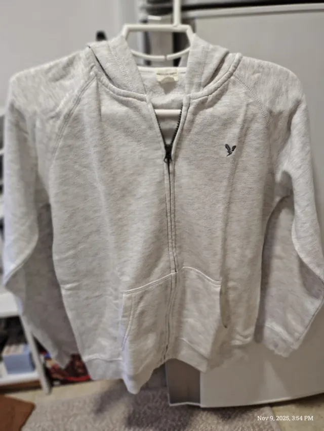 Chaqueta con cremallera American Eagle gris