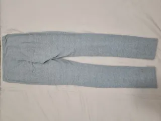 2 leggings largos negros y 1 legging largo gris