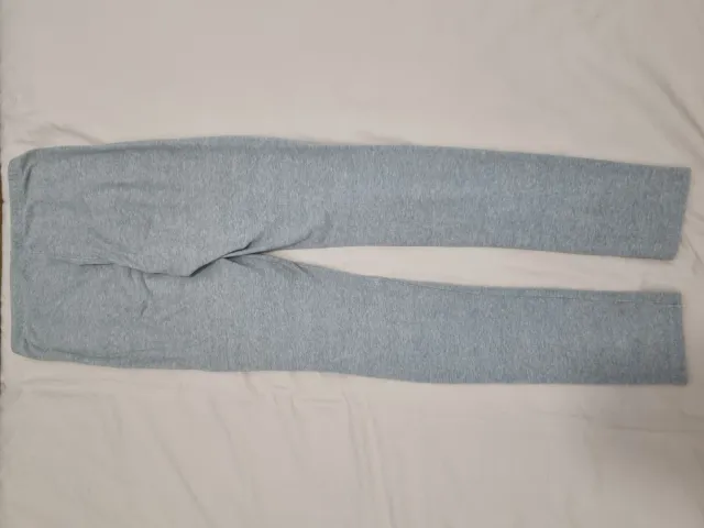 2 leggings largos negros y 1 legging largo gris