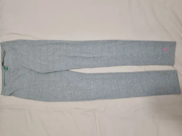 2 leggings largos negros y 1 legging largo gris