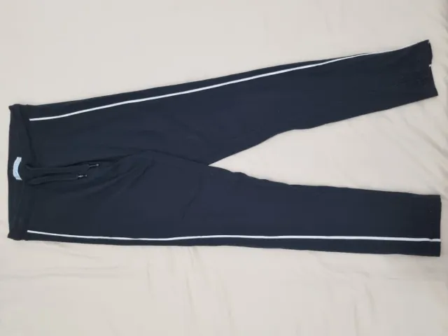 2 leggings largos negros y 1 legging largo gris