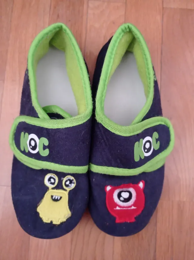 Zapatillas de casa infantiles KOC