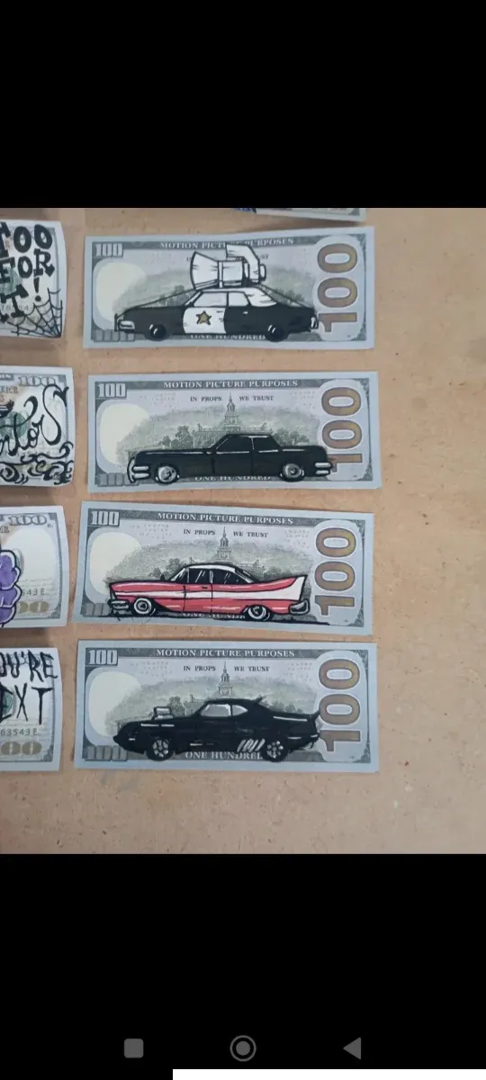 Banconote finte dipinte a mano