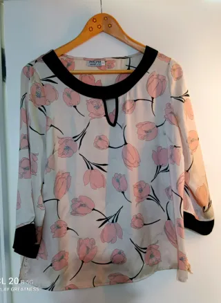 Blusa ARCHY floral rosa y blanco talla M