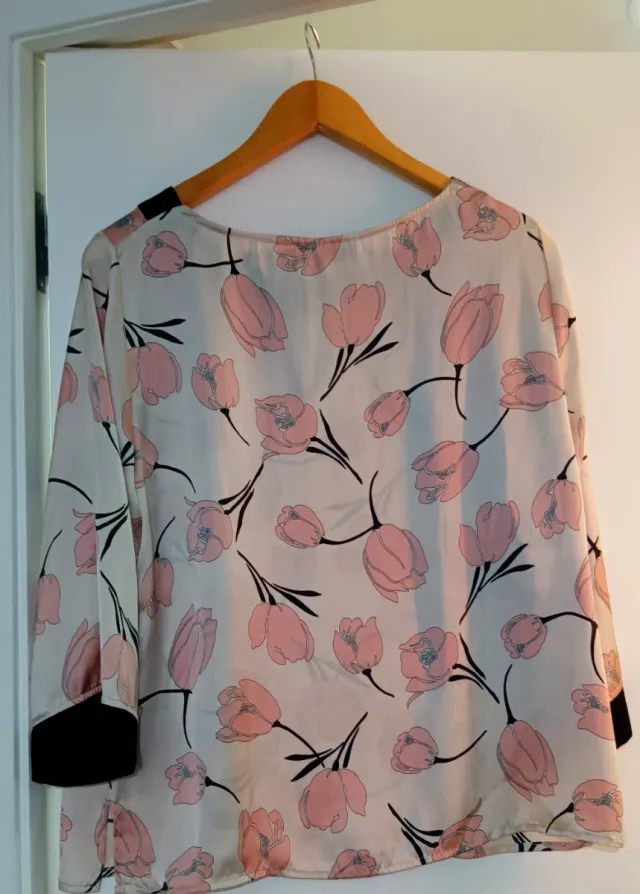 Blusa ARCHY floral rosa y blanco talla M