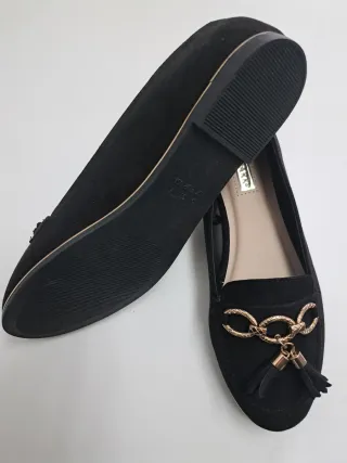 Mocasines negros ante Primark talla 37