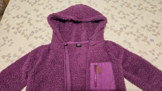 Sudadera niña de borreguito morada 13-14 años.