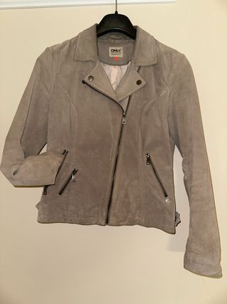 Cazadora ONLY beige ante