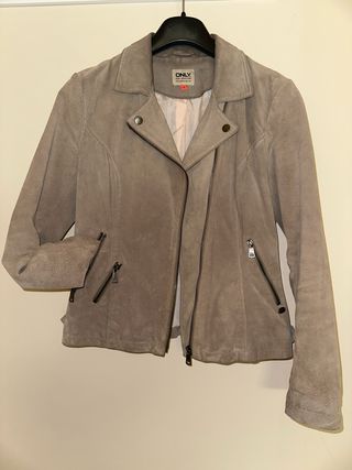 Cazadora ONLY beige ante