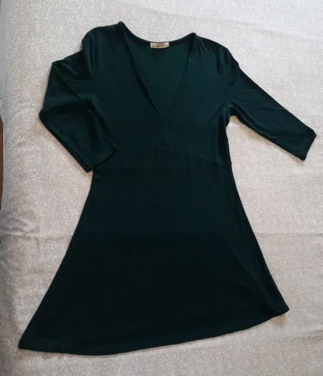 Vestido Bershka verde talla L