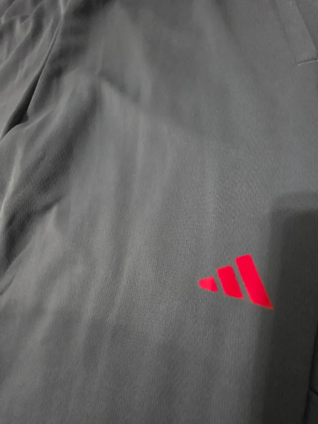 Pantalón deportivo Adidas gris