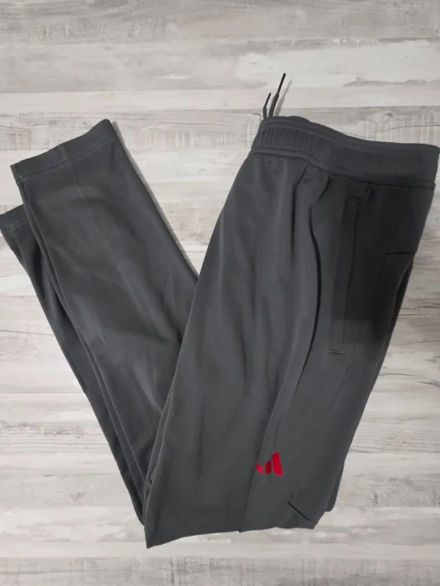 Pantalón deportivo Adidas gris