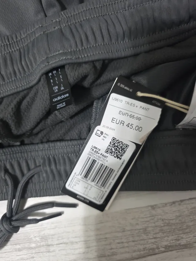 Pantalón deportivo Adidas gris